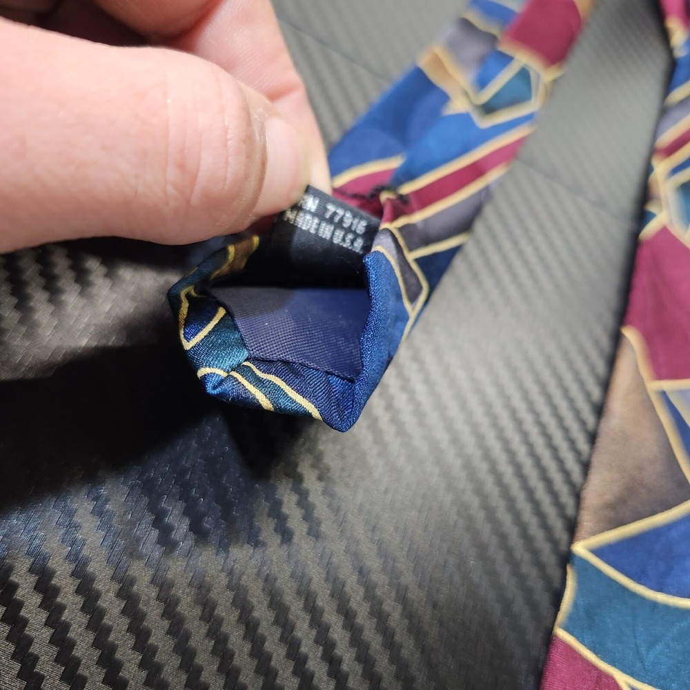 Chez Roffe Silk New York Abstract Pattern Multicolor Men's Tie - Picture 7 of 7